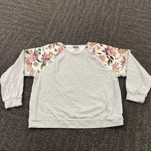 Vince Camuto vintage print crewneck